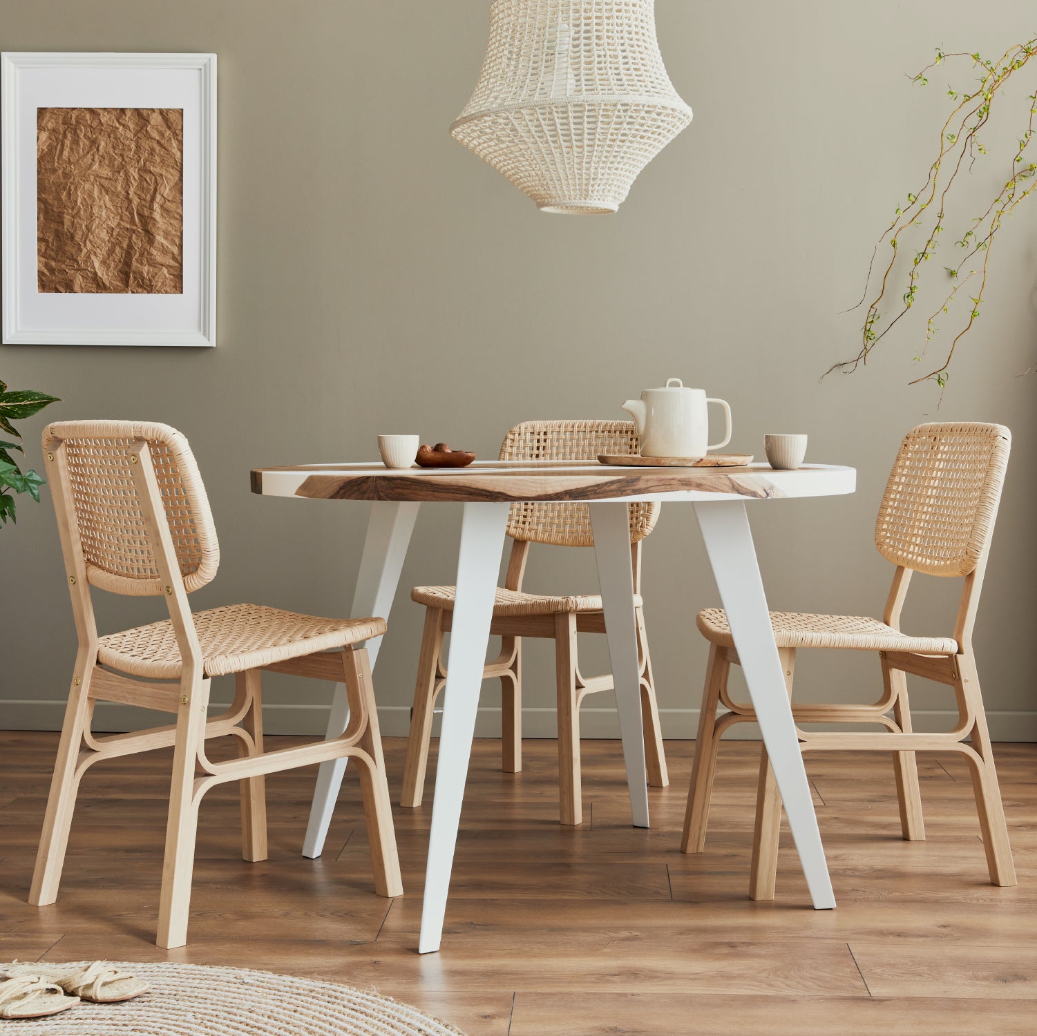 Sol Round Dining Table